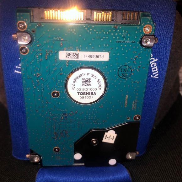 Toshiba Silver 2.5-Inch Internal Hard Drive 160 GB - Picture 2 of 2